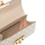 instories_ffeeeddb-5b26-48e8-b4ee-edda0243ec08-4 (1)